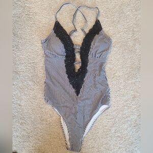 Cupshe Deep V Bathing Suit